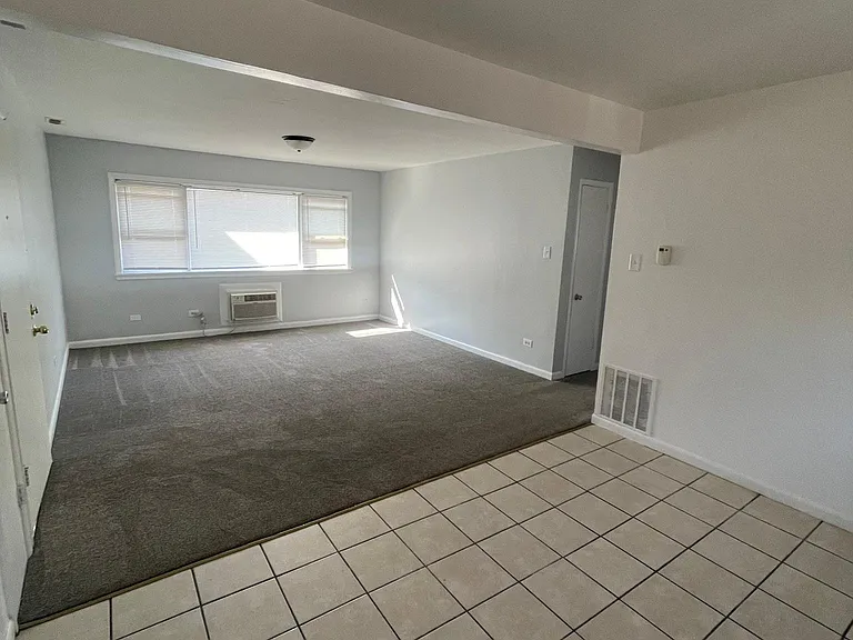 15032 Dorchester Ave #2W — Photo 3