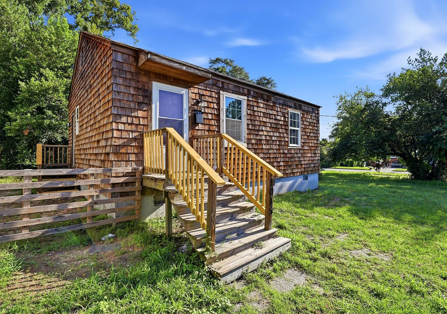Cozy 2-Bedroom Home Near Downtown Wilmington — Photo 1
