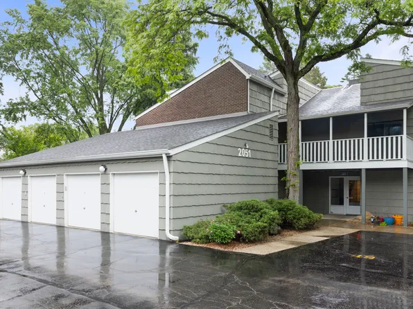 2051 Creekside Dr #2, Wheaton, IL 60189