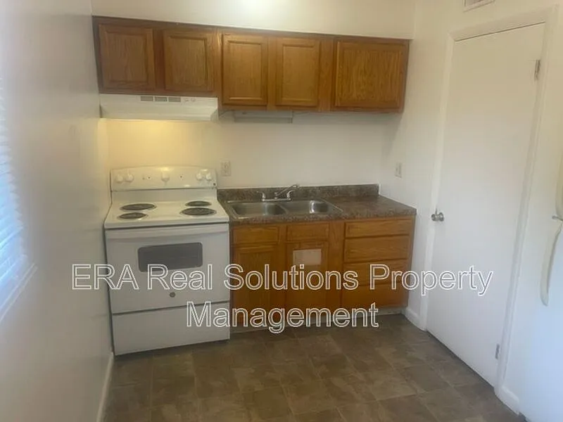 2 bed, 1.0 bath, 864 sqft, $800 — Photo 4