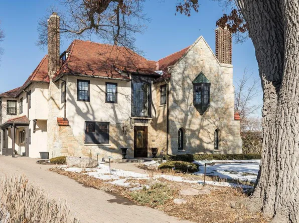 1014 Mount Curve Ave, Minneapolis, MN 55403