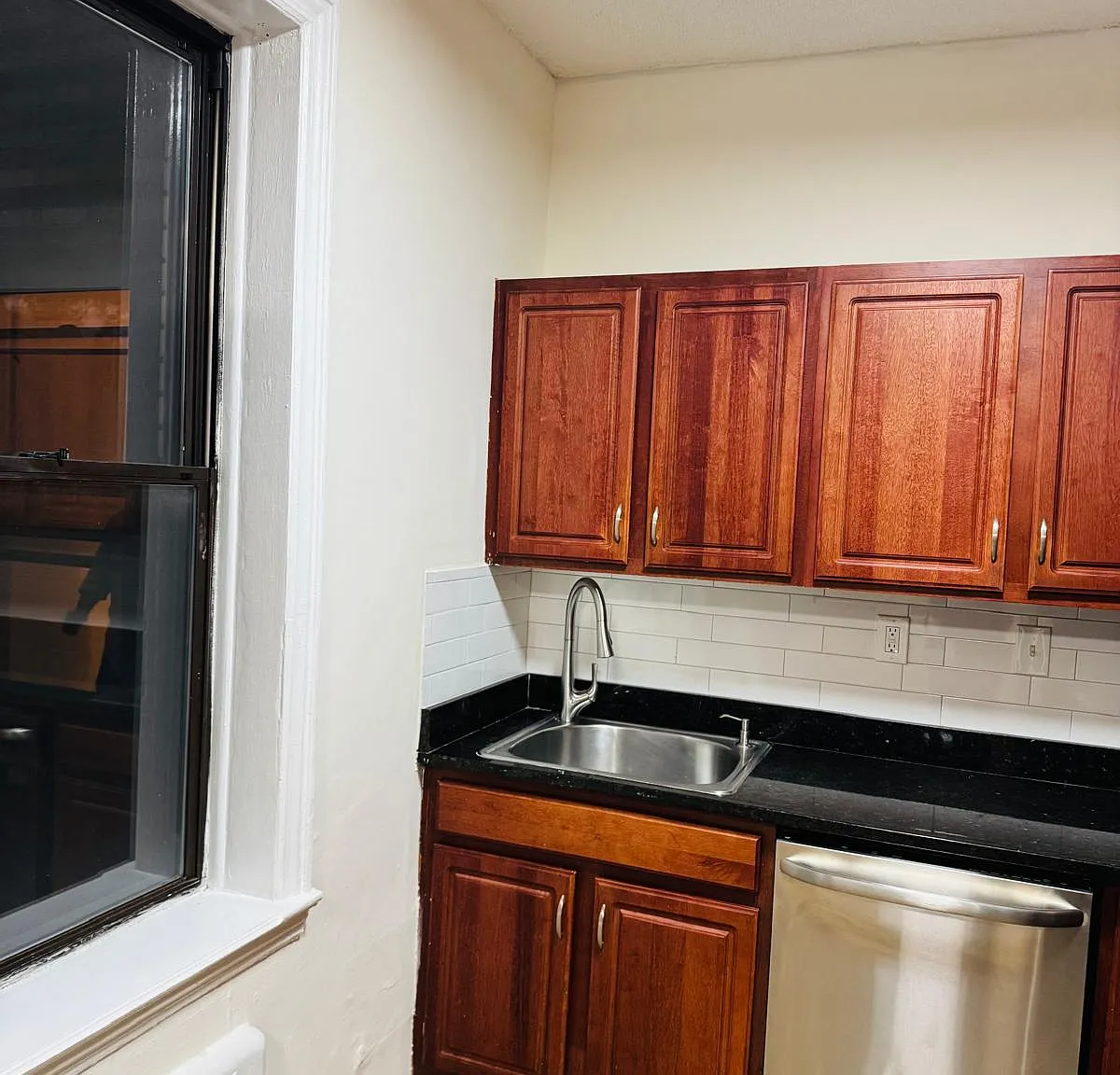 2 bed, 1000 sqft, $2,900 — Photo 3