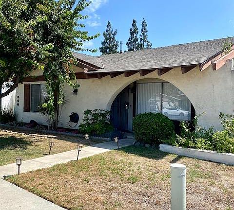 2nd image of 532 E La Veta Ave