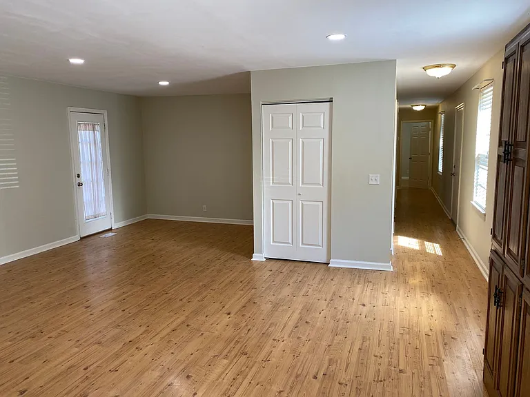748 Meadowlark Dr — Photo 5