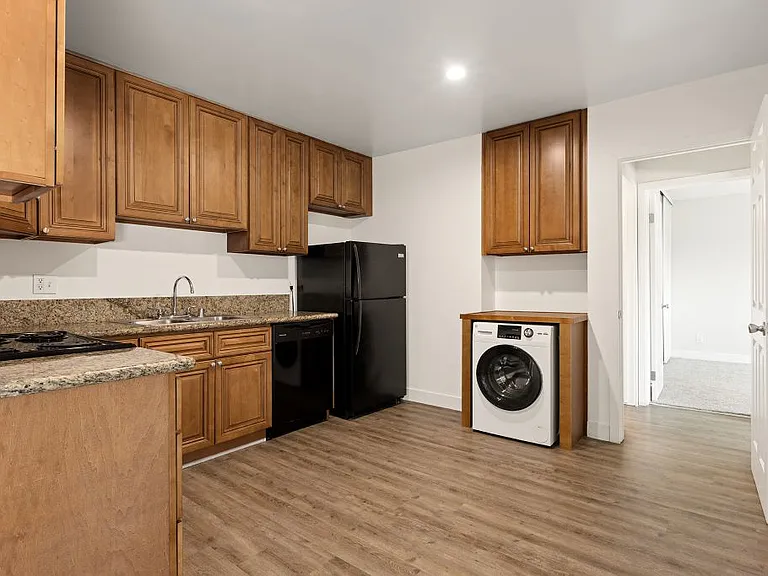 Parthenia Terrace Apartments — Photo 3