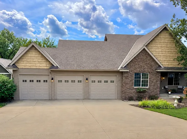 106 Ridge Rd, New London, MN 56273