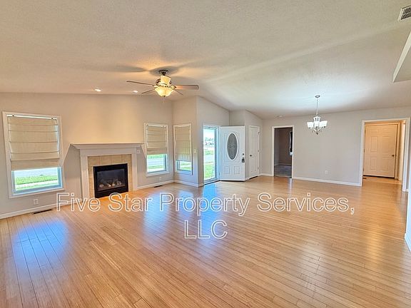 2nd image of 1400 School House Ln