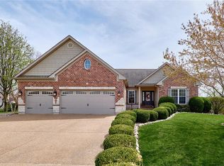 32 Pinewood Ct, Dardenne Prairie, MO 63368