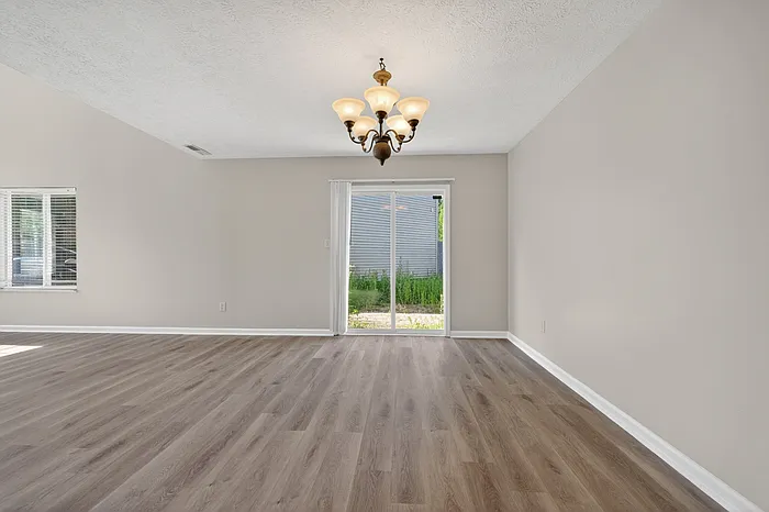 9833 Worthington Blvd — Photo 10