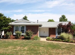 849 Forest Village Dr, Ballwin, MO