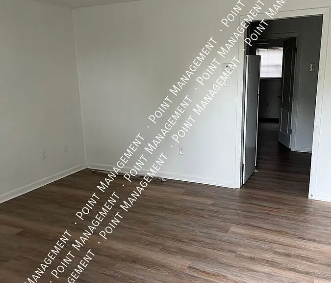 405 Allison Ave SW #4 — Photo 2