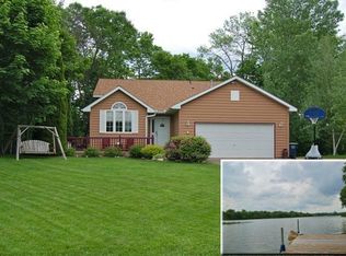 532 Nelson Ln, Center City, MN 55012