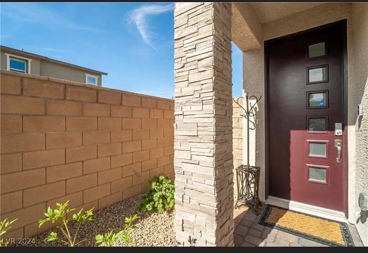 3 bed, 1570 sqft, $2,450 — Photo 3