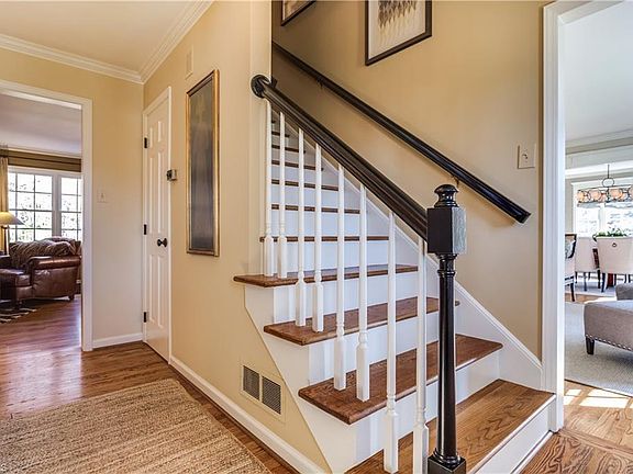 5th image of 1704 Willow Wick Dr