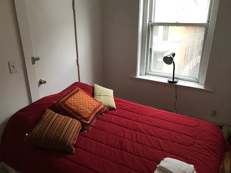 32 Cunard St #2B — Photo 11