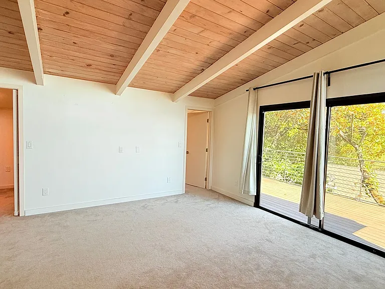 18 South Trl — Photo 20
