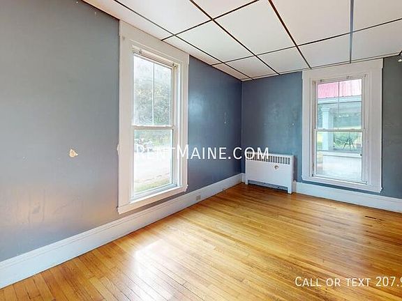 4th image of 79 4th St APT 3