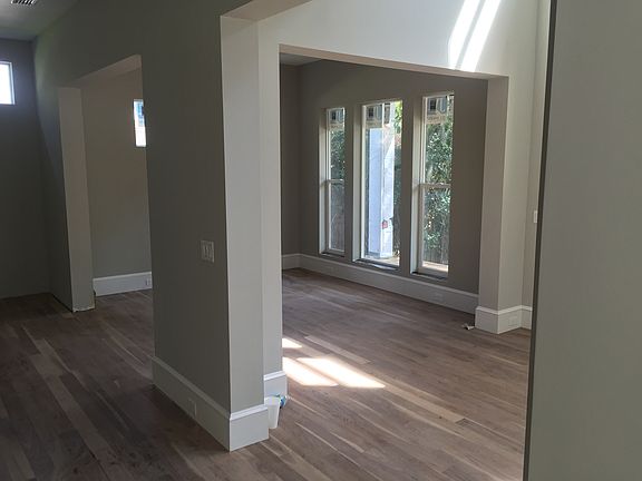 3rd image of 2847 Doric Ave