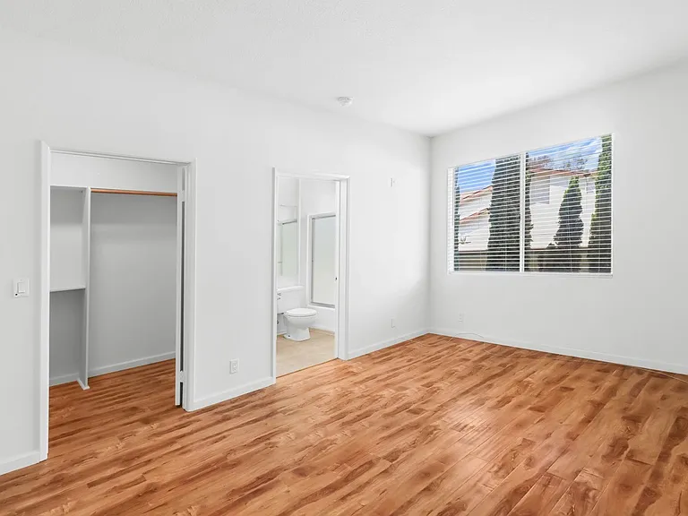 1828 Purdue Ave #203 — Photo 32
