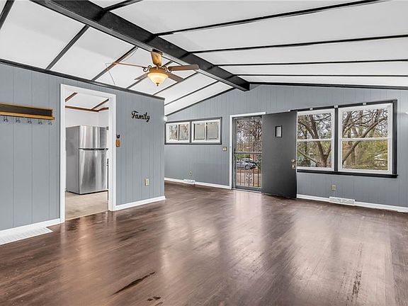 4th image of 1909 S Harris Ave