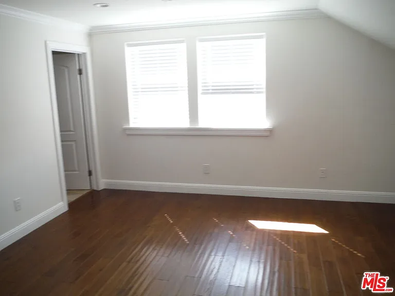 1821 W 12th Pl #2 — Photo 14