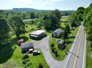 402 Glen Oaks Rd, Summersville, WV 26651