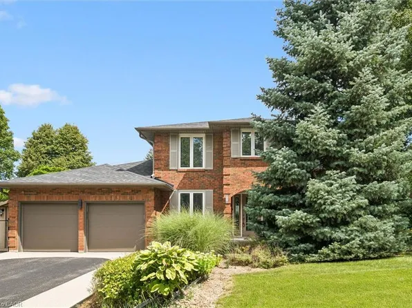 1 Chatterson Dr, Hamilton, ON L9G 1B6