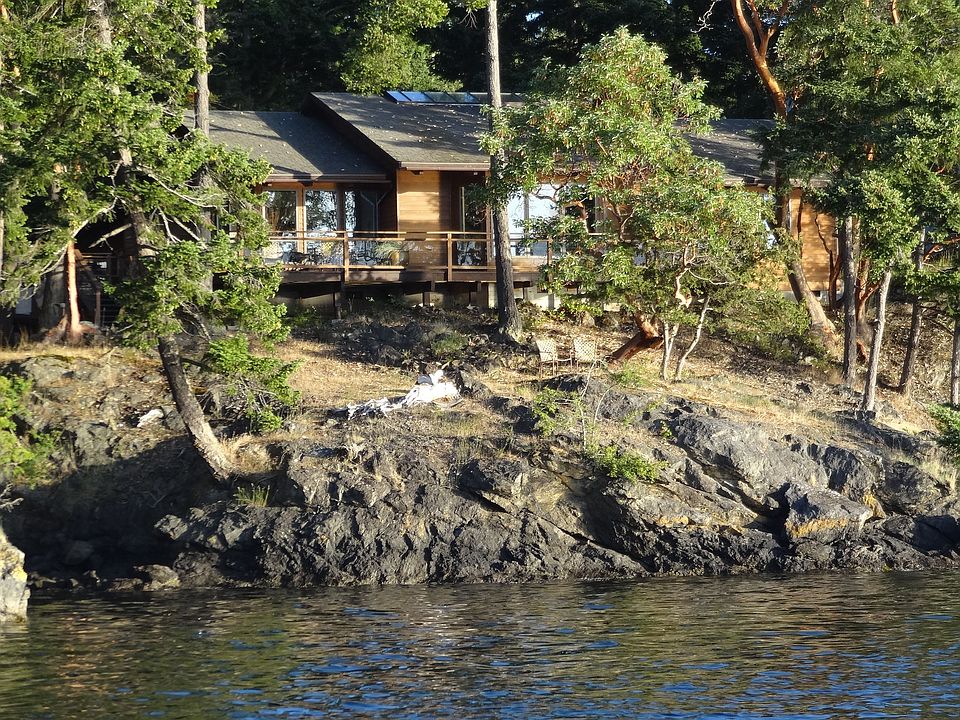 400+ feet of waterfront