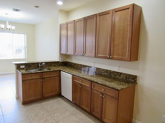 5th image of 2236 SW Portsmouth Ln