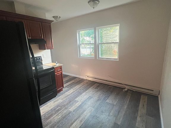 2nd image of 43 Lake St #6 & 7