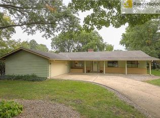 3423 W 98th St, Overland Park, KS 66206