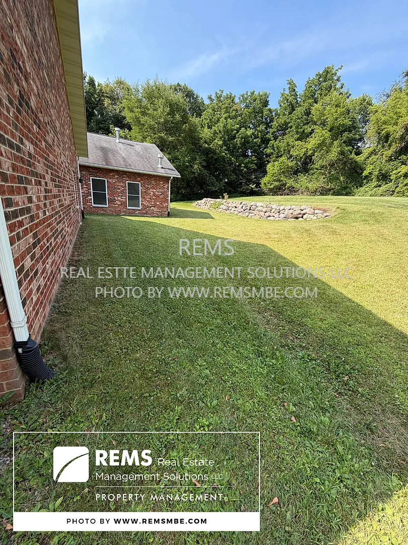 N4513 Trillium Ct. Portage WI — Photo 4