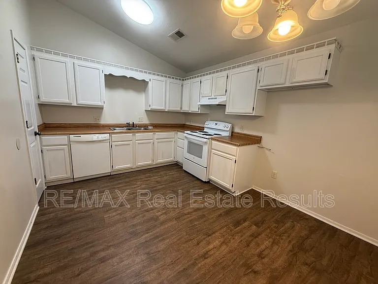 1206 Whipporwill Ln #B — Photo 5