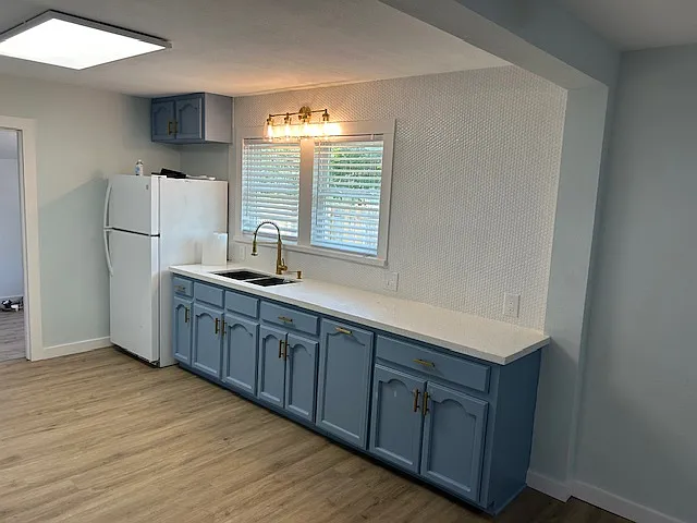 312 E Adams St — Photo 8