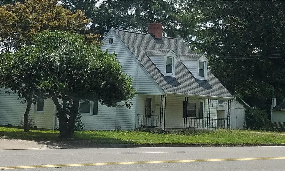 1st image of 616 Main St