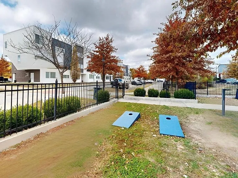 822 S Beechwood Ave #100B — Photo 9