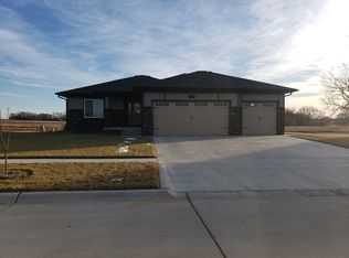 9421 Oxford Ave, Waverly, NE 68462