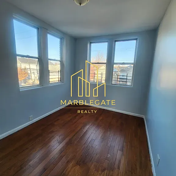 310-312 14th Ave #77 — Photo 8