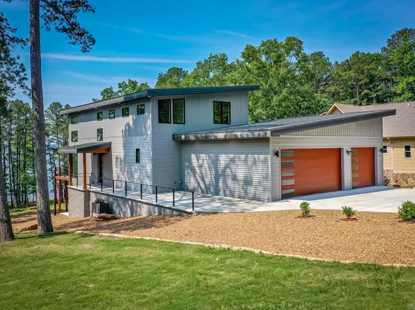 213 Cherokee Dr, Fairfield Bay, AR 72088