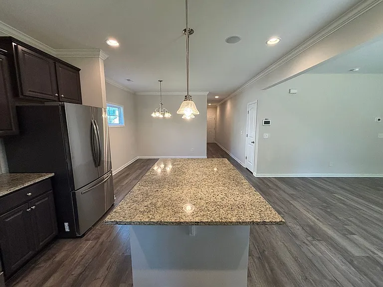 377 Baymont Dr — Photo 10