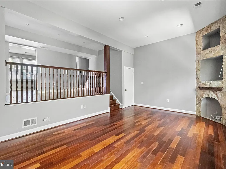 2022 Mayflower Dr — Photo 12