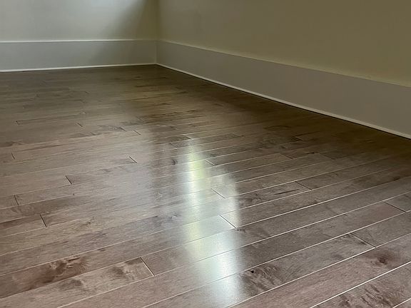 4th image of 606 E Thomas St APT R