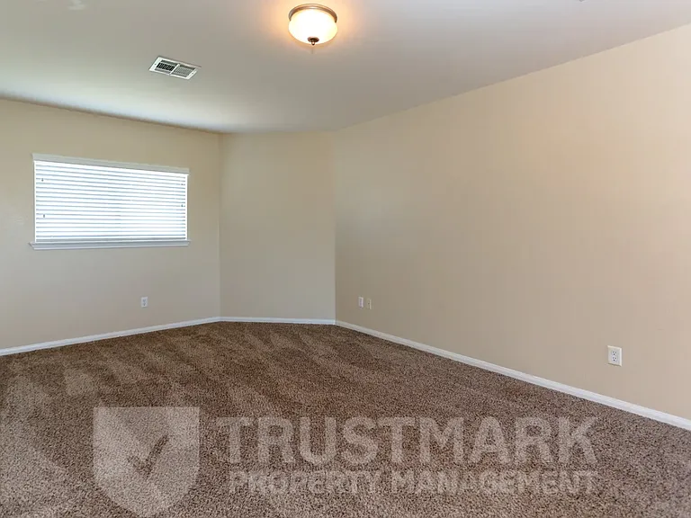 212 Crowfoot Dr #CROWFOOT212 — Photo 17
