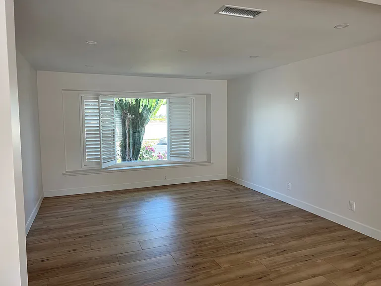 21223 Grace Ave — Photo 10