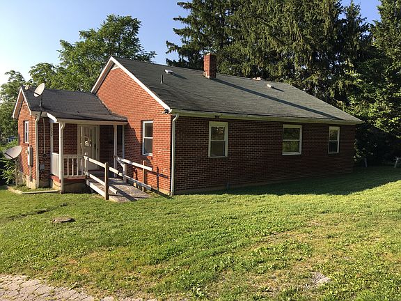 3rd image of 322 W Cherry St