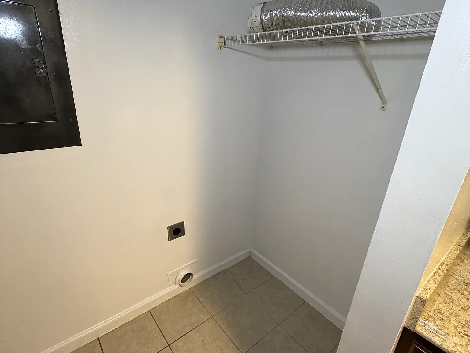 2 bed, 1.5 bath, 1250 sqft, $1,425 — Photo 3