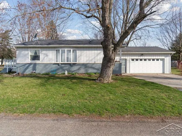 327 2nd St, Breckenridge, MI 48615