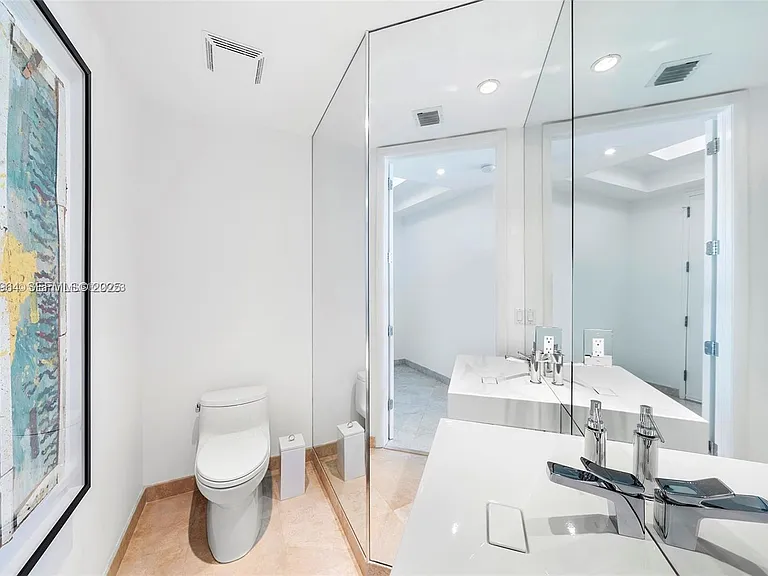 100 S Pointe Dr #1009 — Photo 27