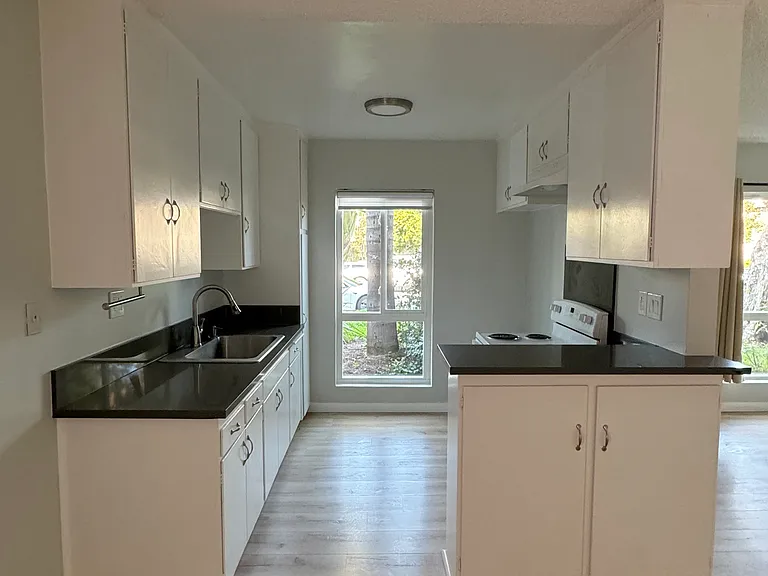 5505 Corteen Pl #7 — Photo 9