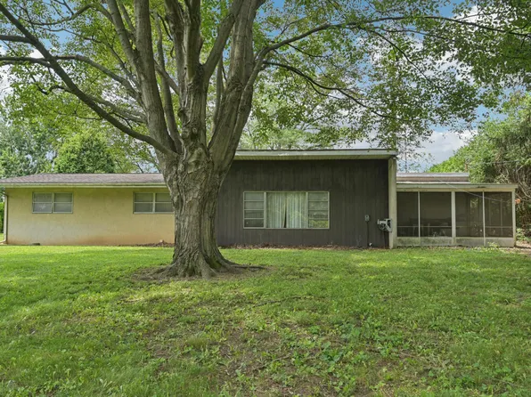 1068 McNaughten Rd, Columbus, OH 43213